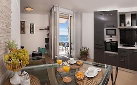 Mariva Luxury Apartment